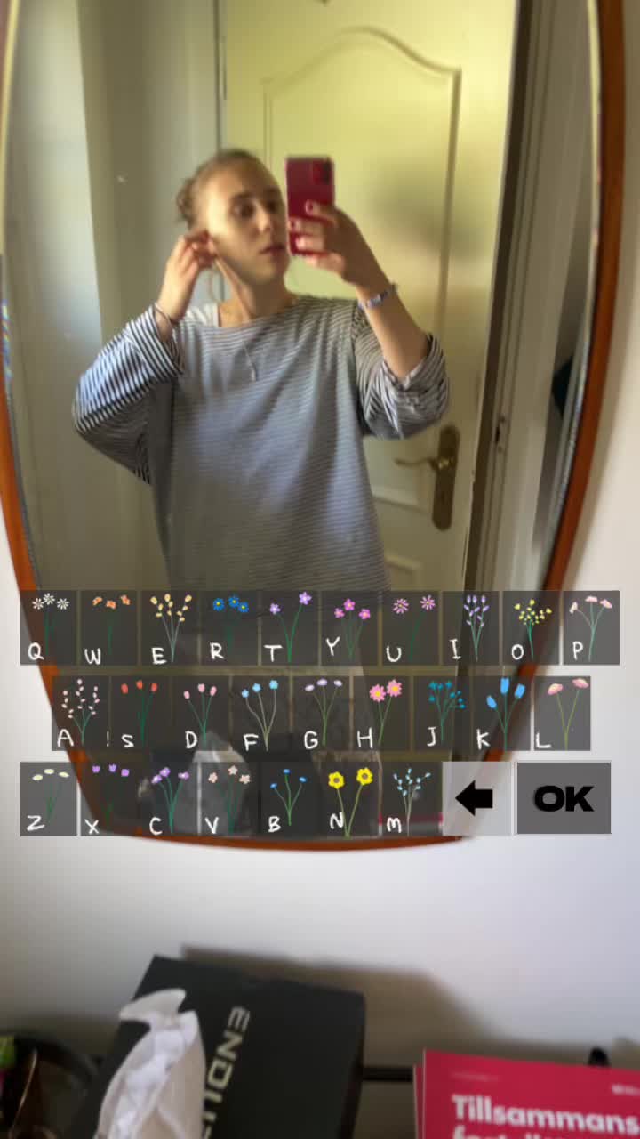 @👩&zwj;🎤👩&zwj;🎤