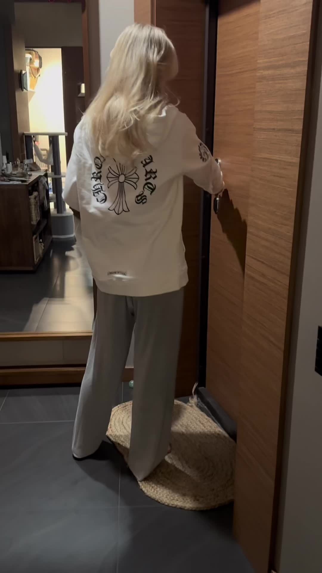 @Eva