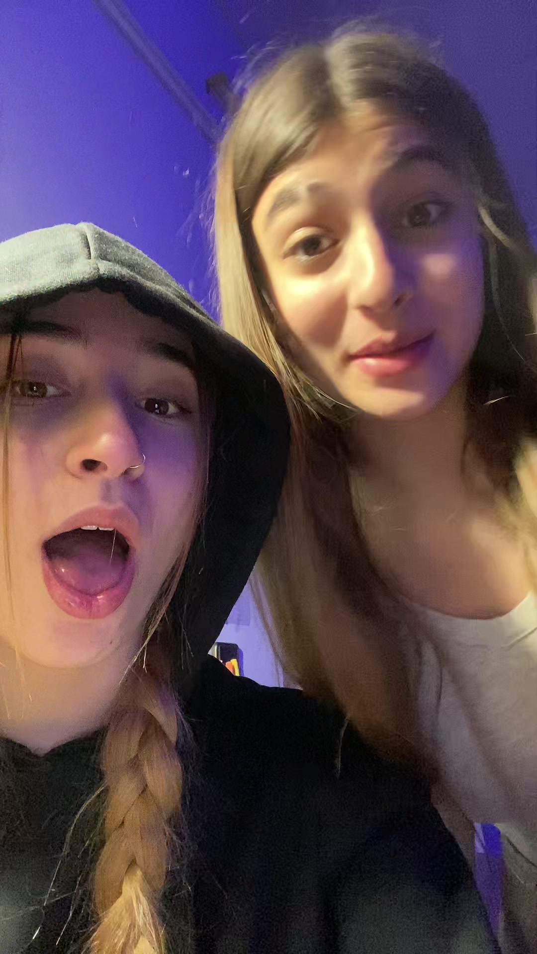 @_goldyyy_