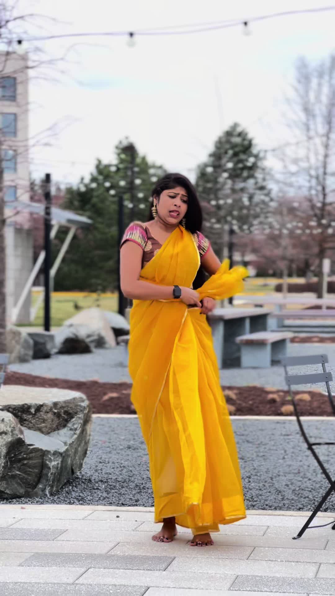 @🫰🏻✨