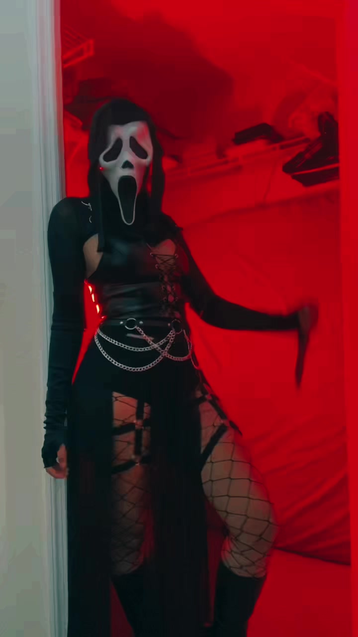 @Vee🖤