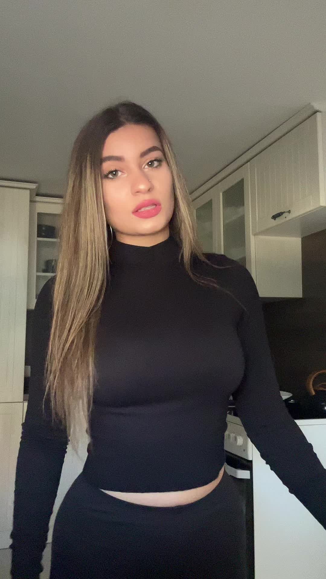 @⚜️🤍Melisaa Meliskaa⚜️🤍
