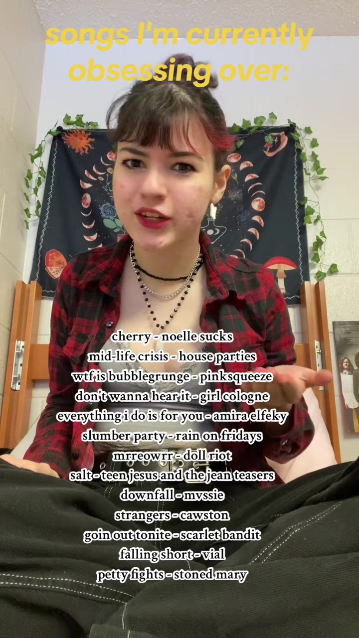 @‧₊˚Status Queer༉‧₊˚.
