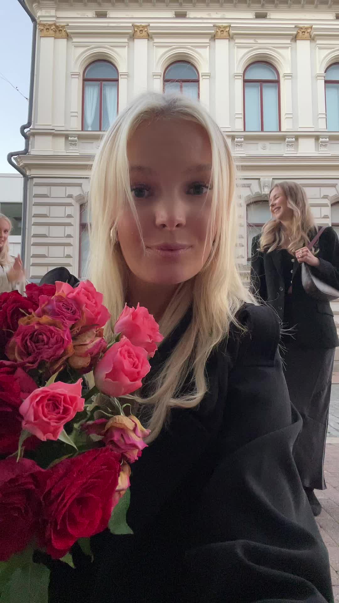 @Elina