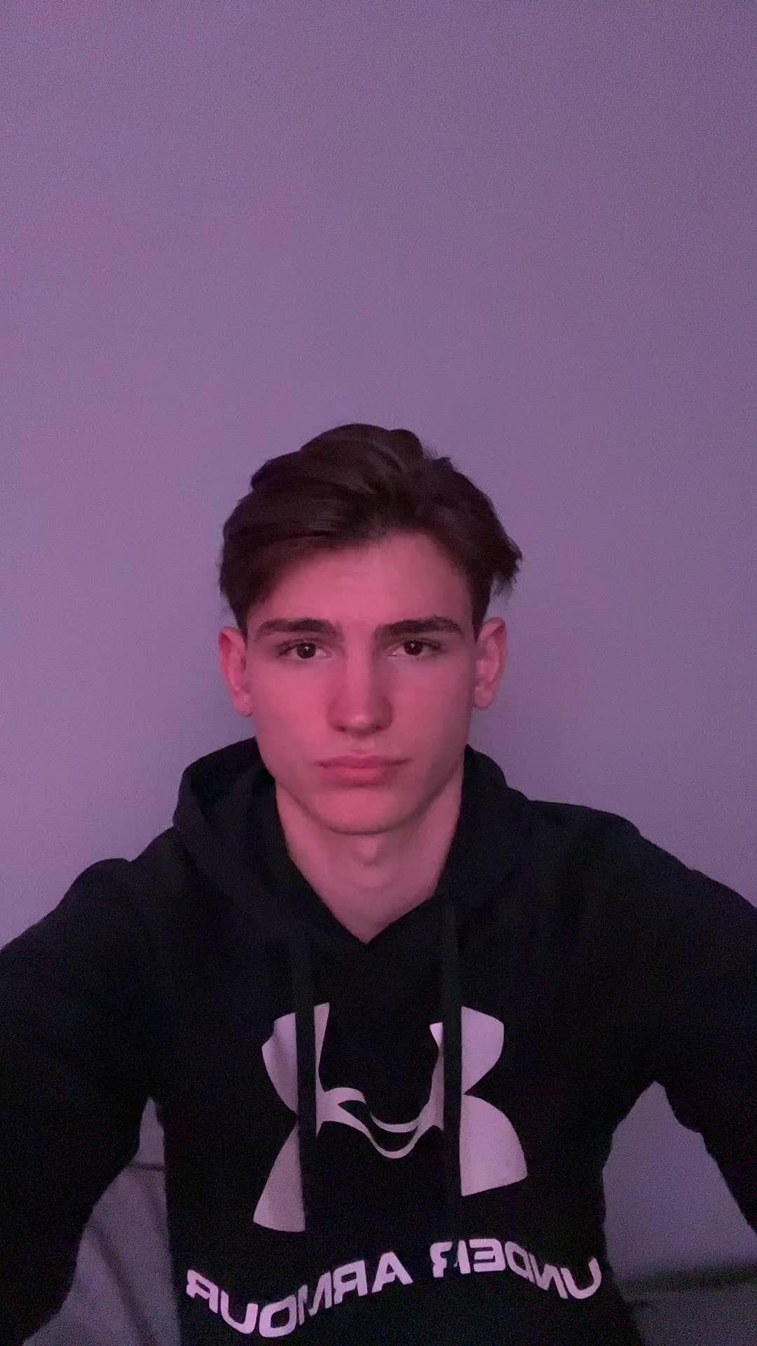@benbw_