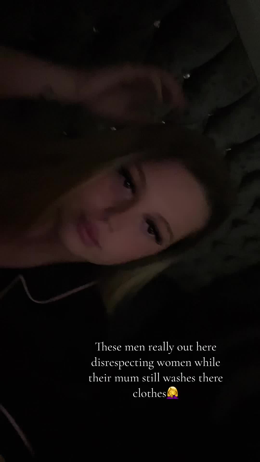 @Blondeyyxox