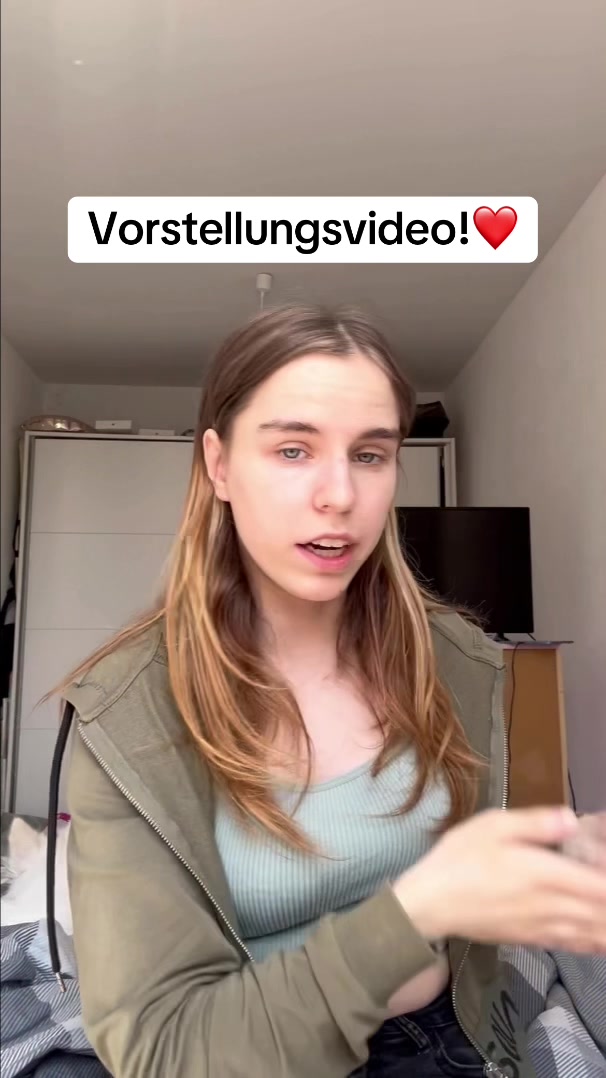 @TouretteLea