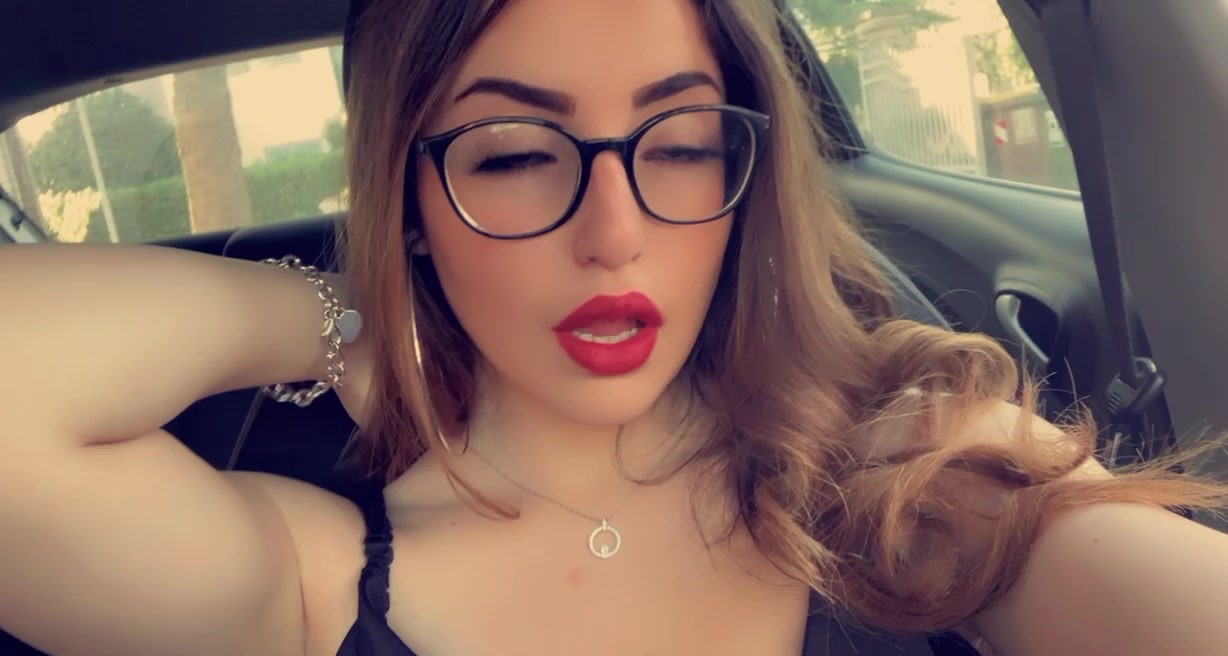 @Elenaa
