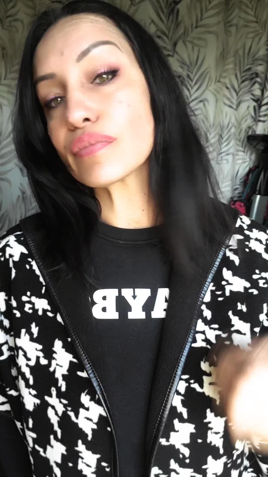 @Your.officebrunette