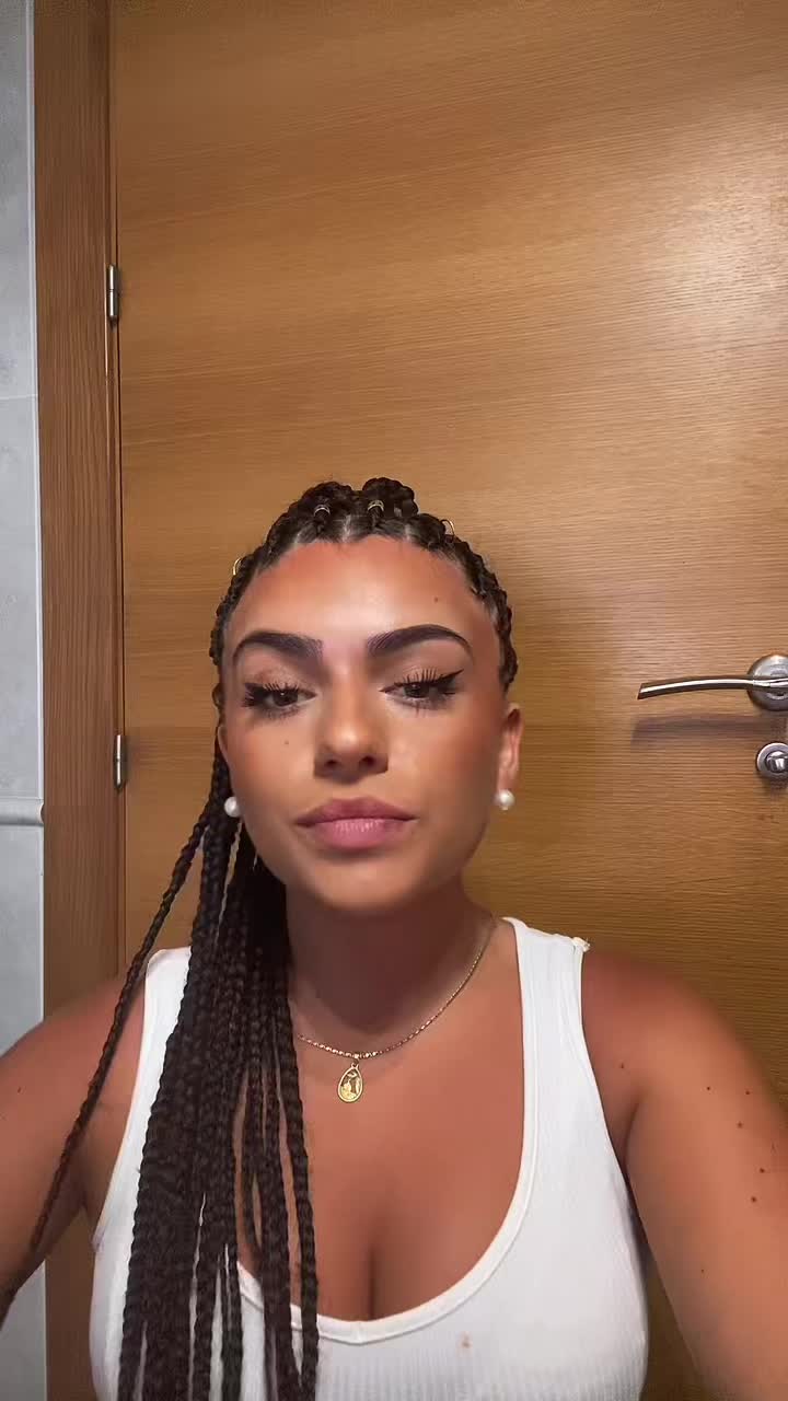 @𝐀𝐢𝐧𝐡𝐨𝐚 𝐋𝐥𝐚𝐦𝐚𝐬