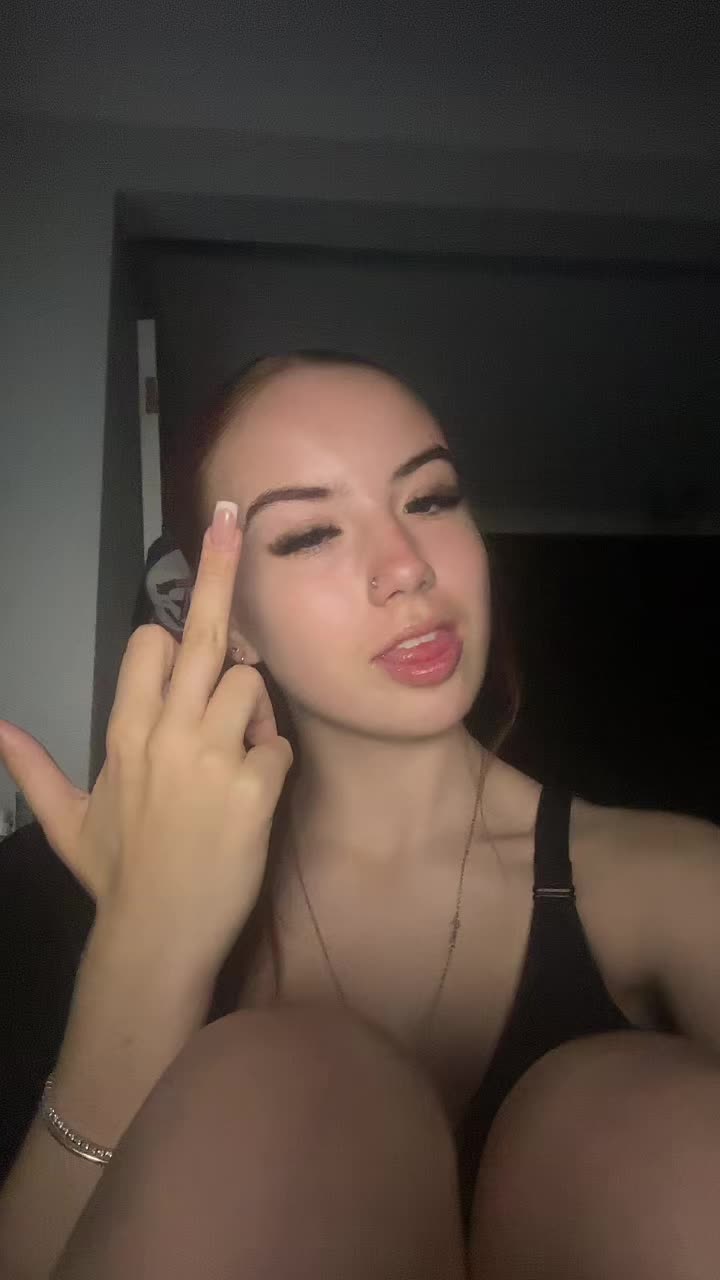 @isabelleburton18