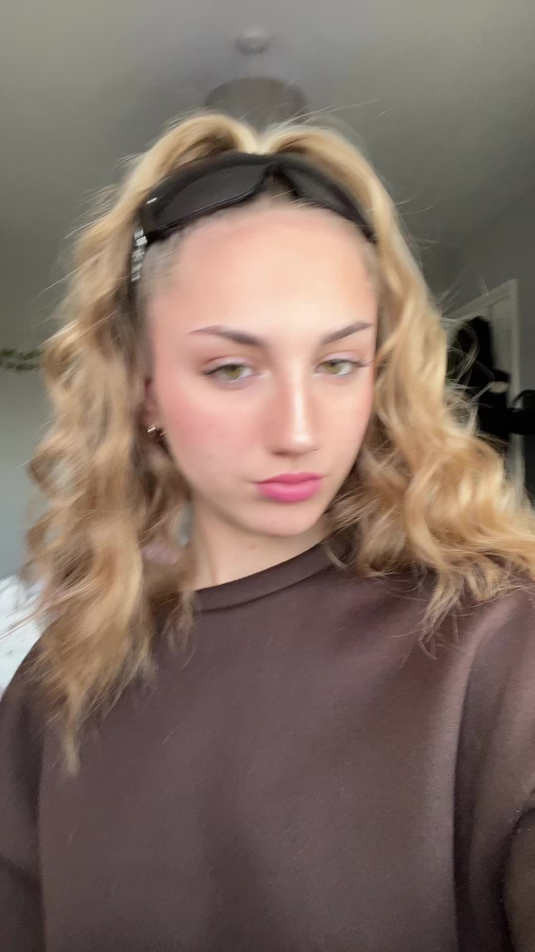 @🍒😮&zwj;💨