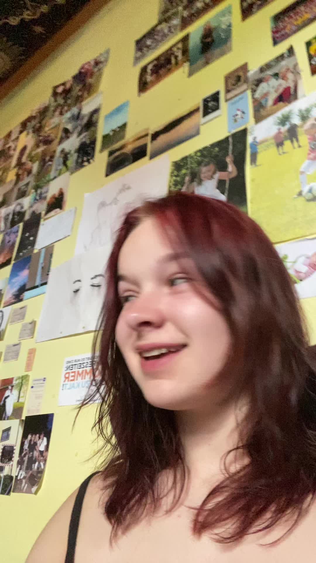 @Elli
