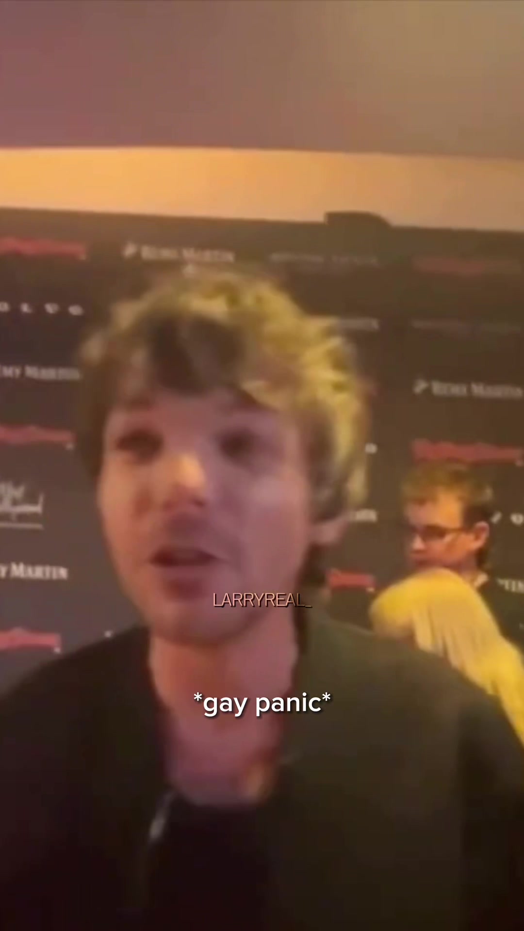 @Larry is real💚💙