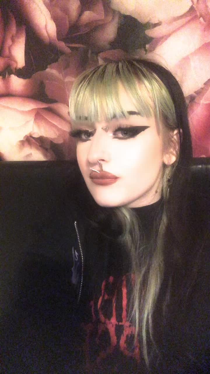 @𝔪𝔞𝔡𝔶𝔰𝔬𝔫
