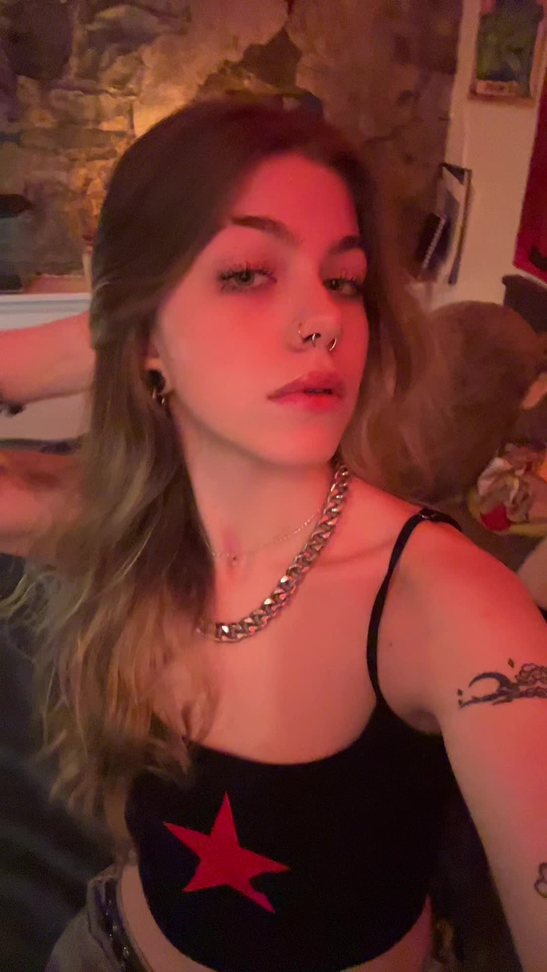 @:3