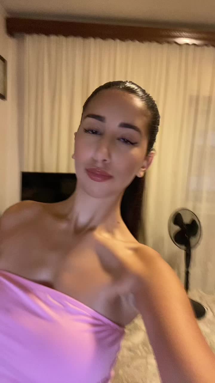 @claudia