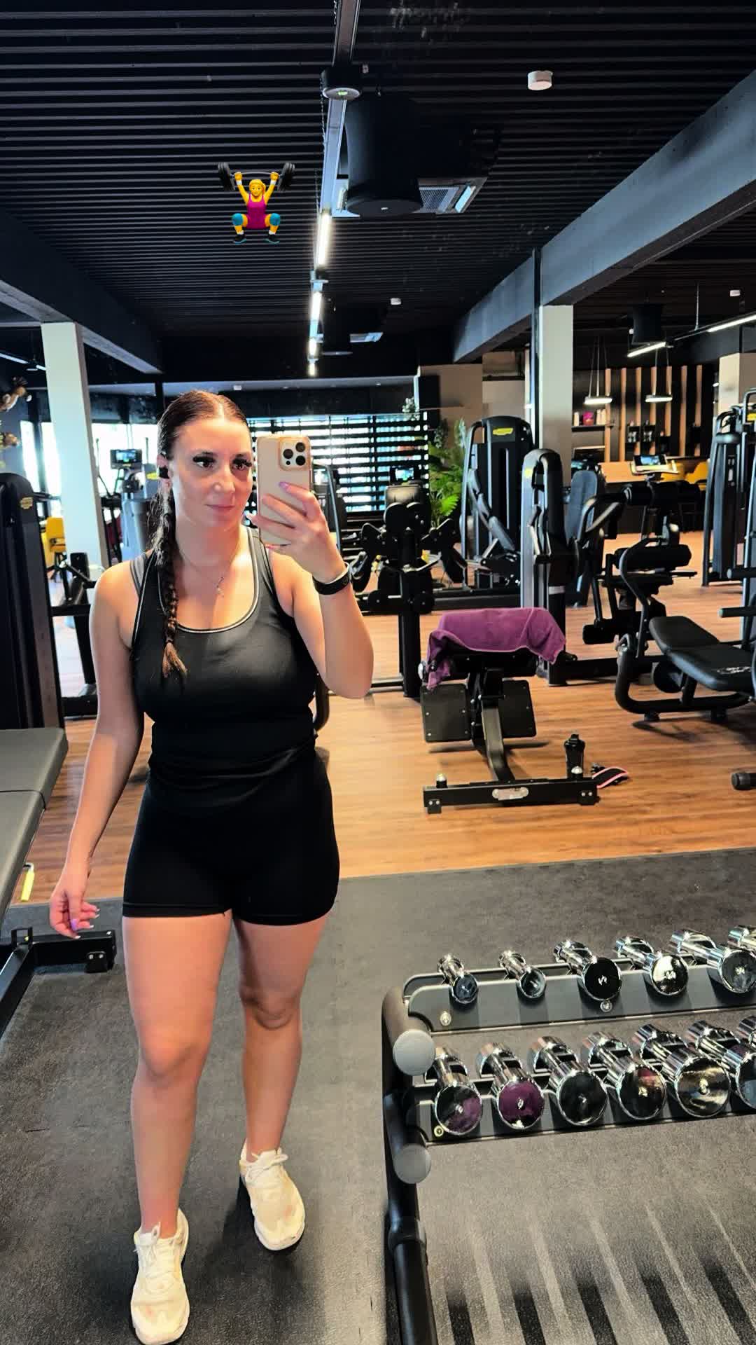 @Lara200205