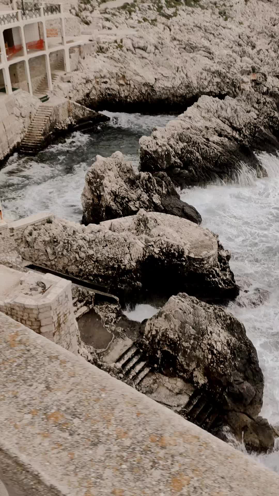 @𝕆𝕟𝕝𝕪𝔽.𝔼𝔻𝔼ℝ𝕀ℂ𝕆