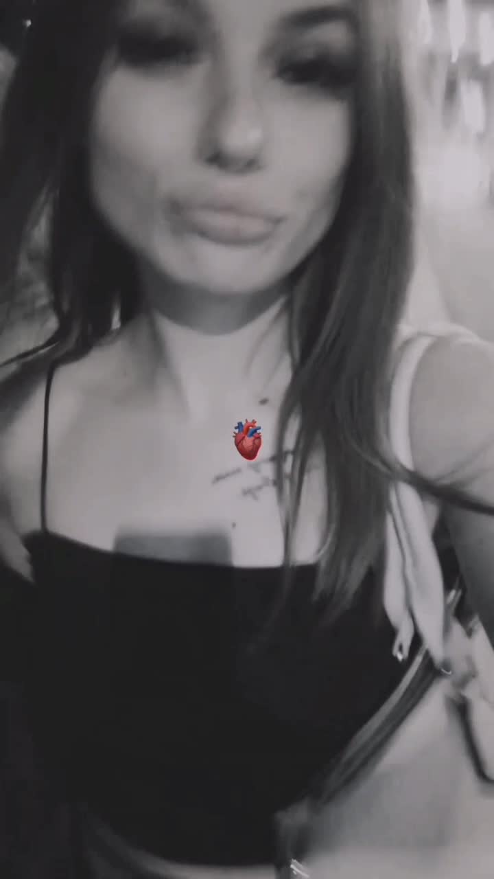 @Brave_Brunette 👑