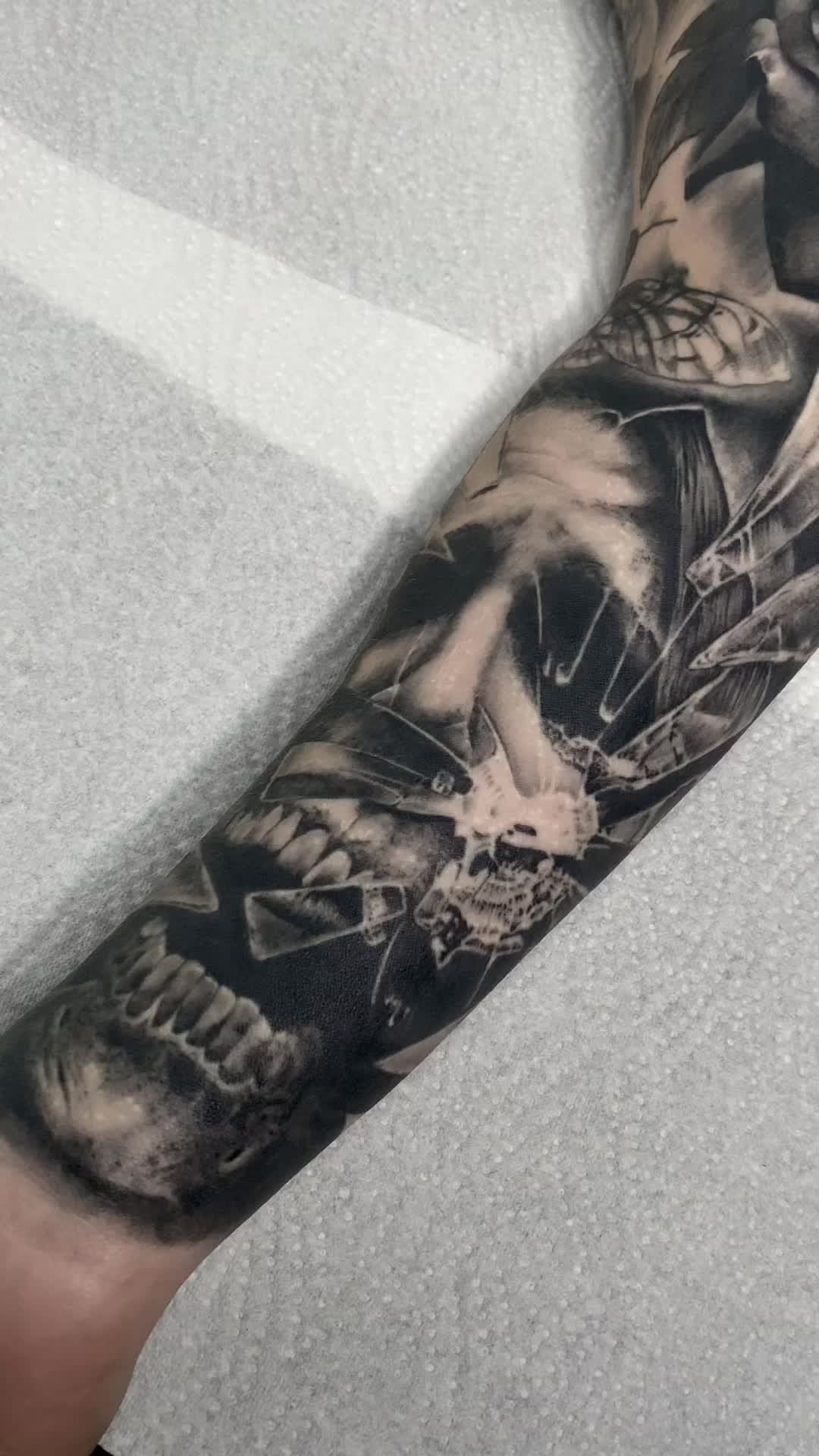 @traenensammler.tattoo