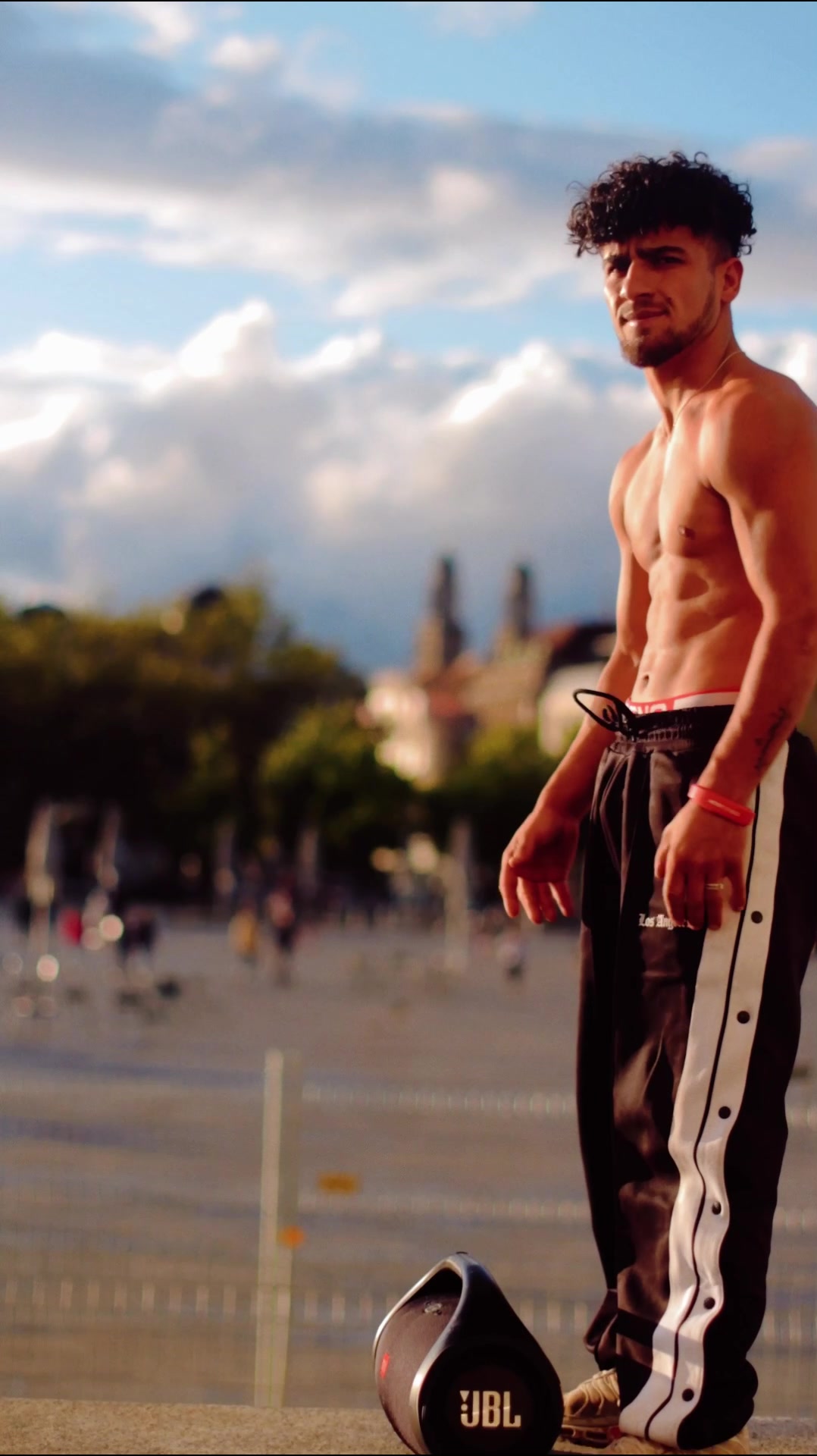 @nikolajleu