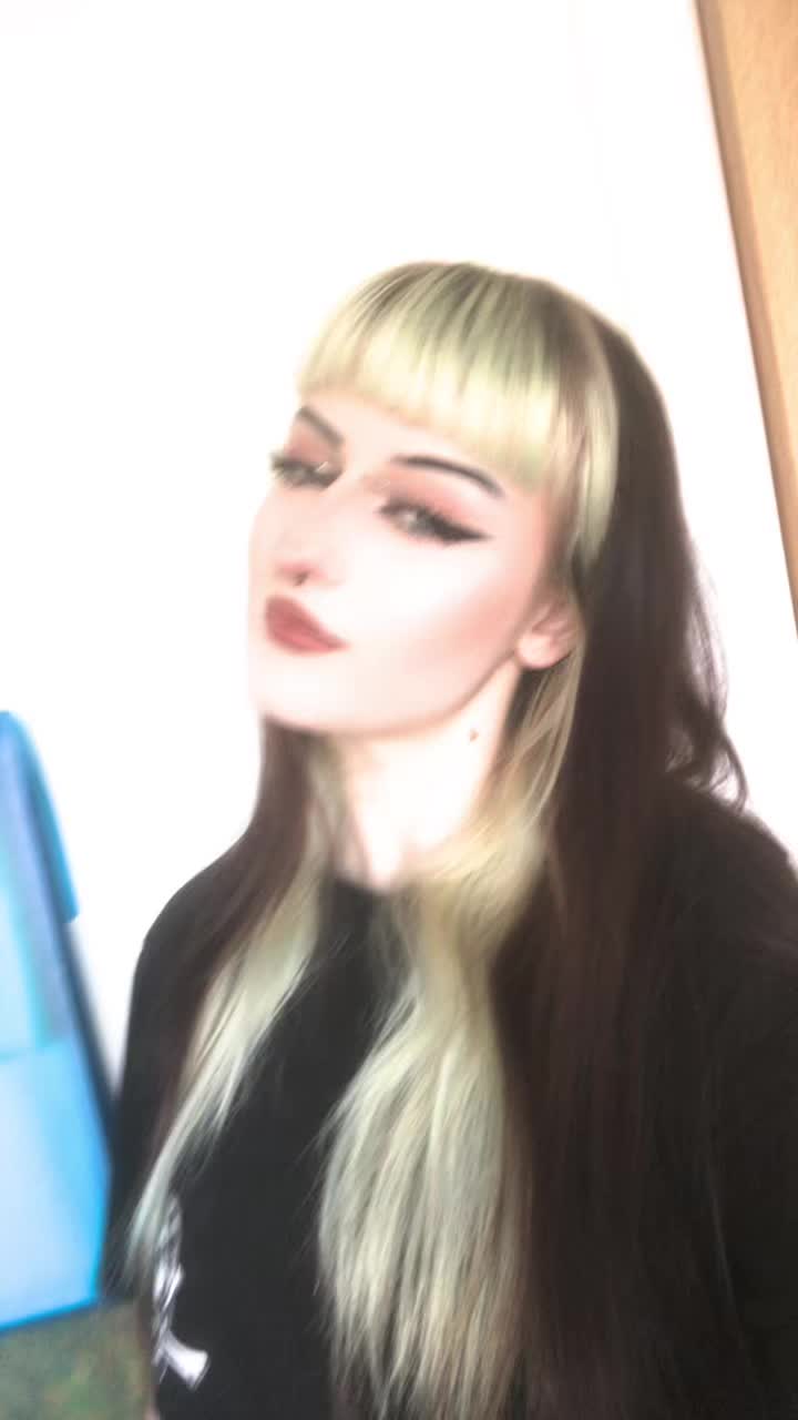 @𝔪𝔞𝔡𝔶𝔰𝔬𝔫