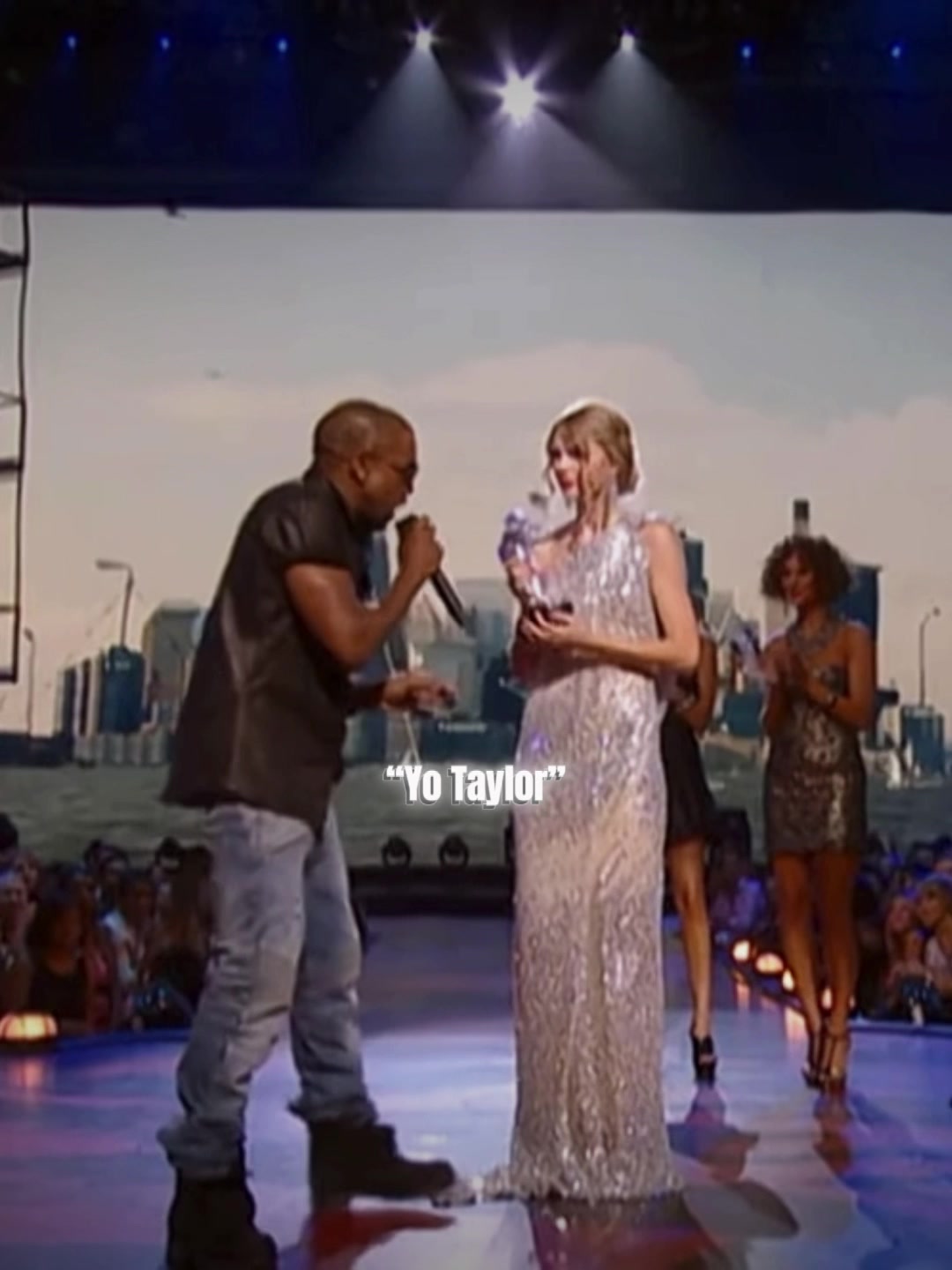 @JustYourFellowSwiftie
