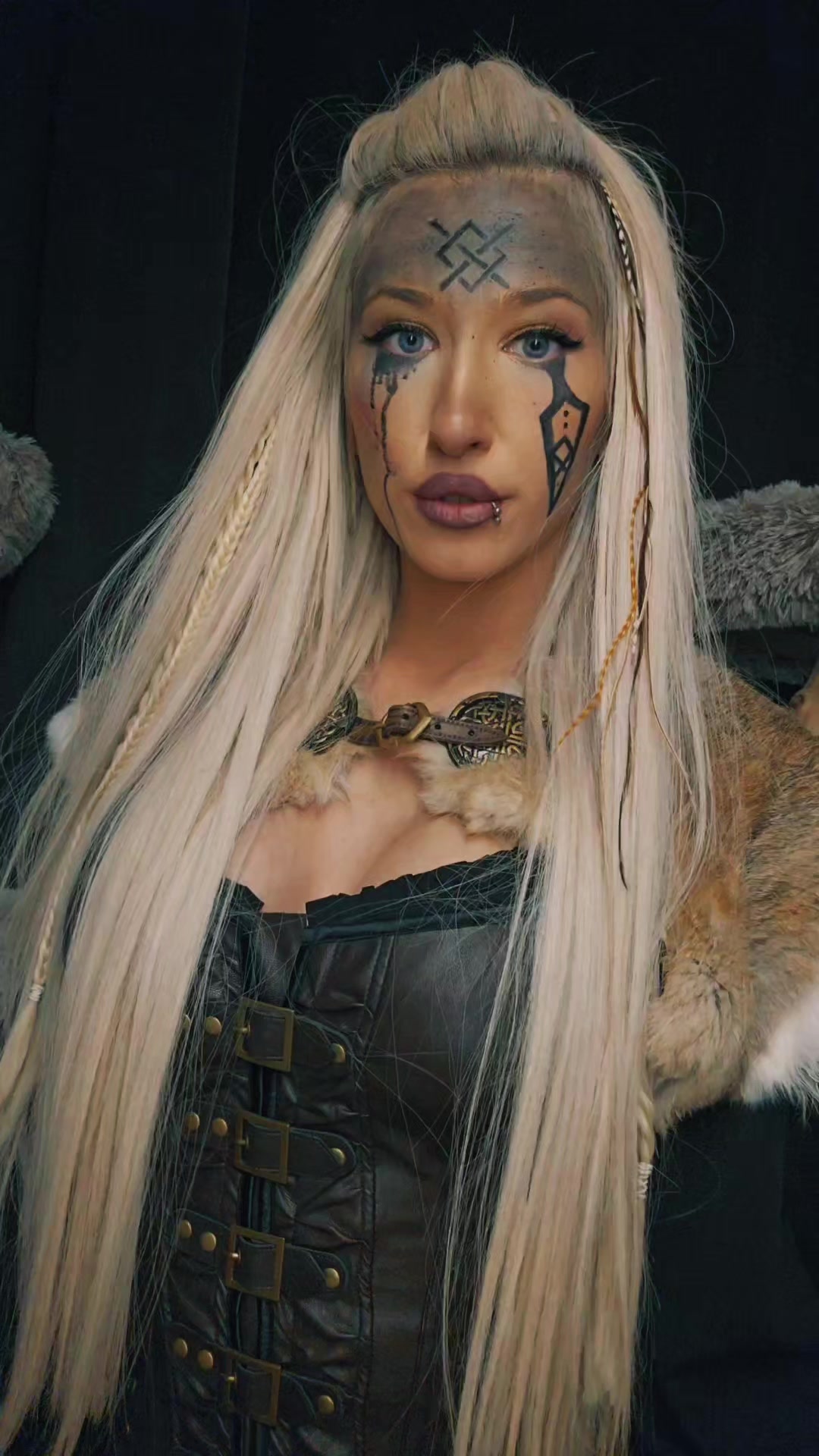 @VikingJulia