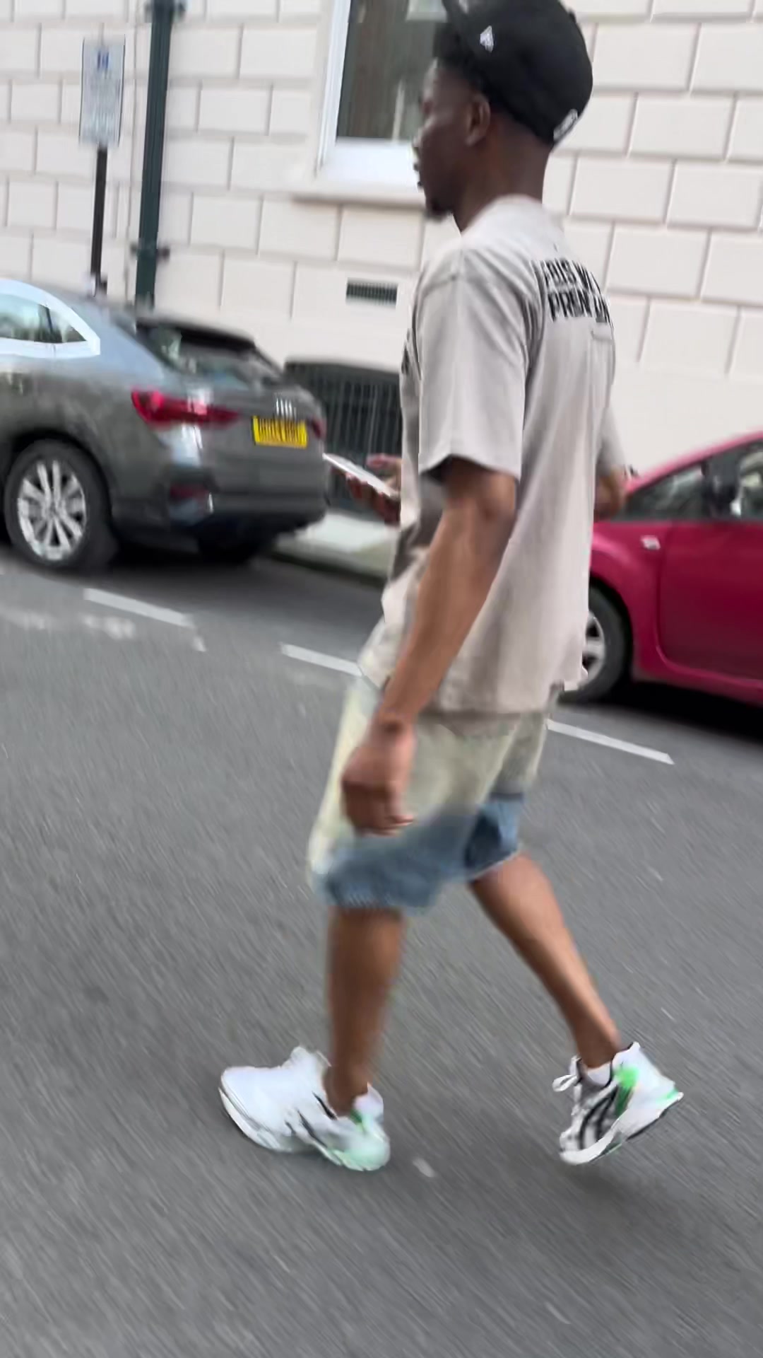 @ES