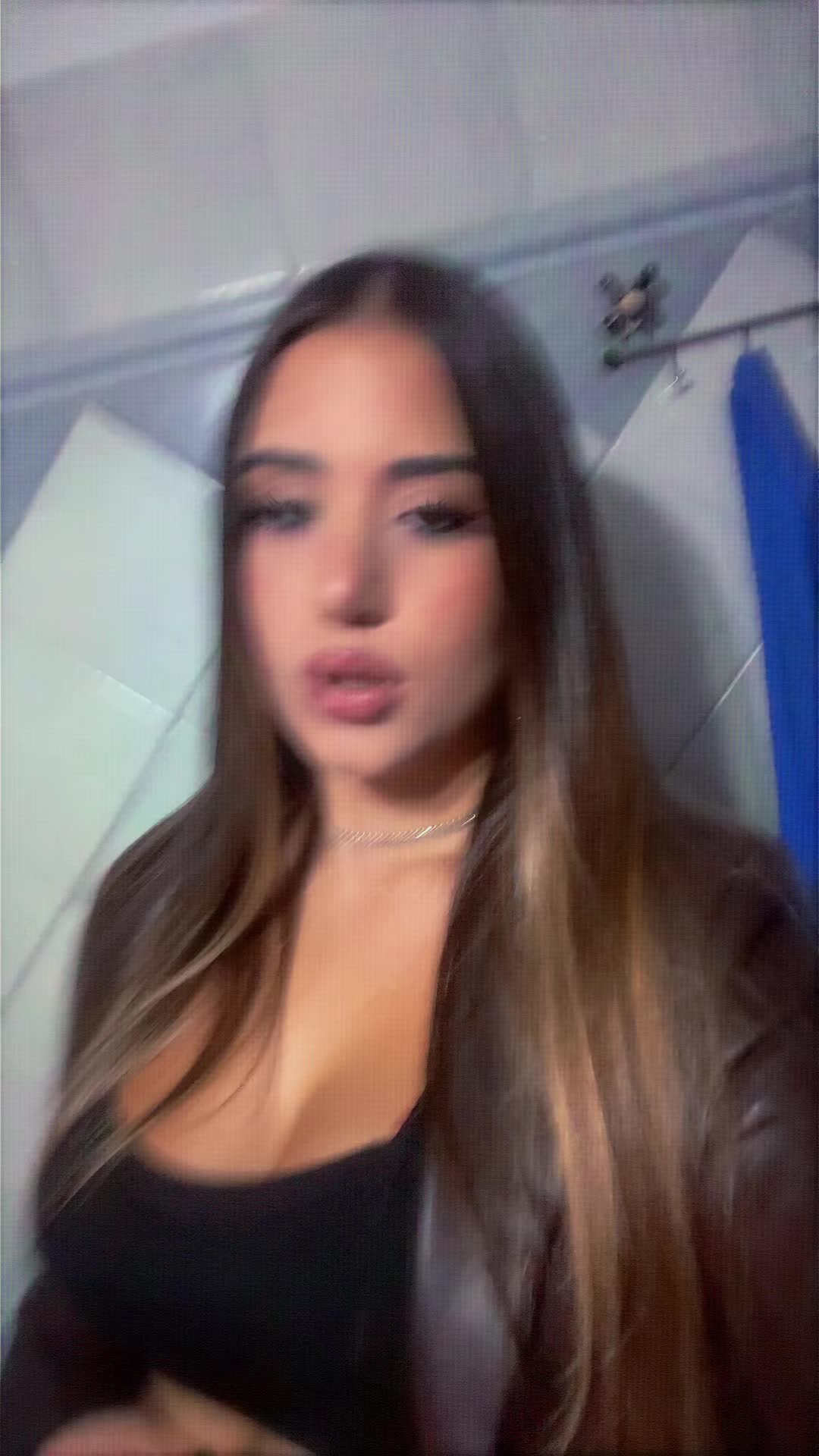 @Marika__