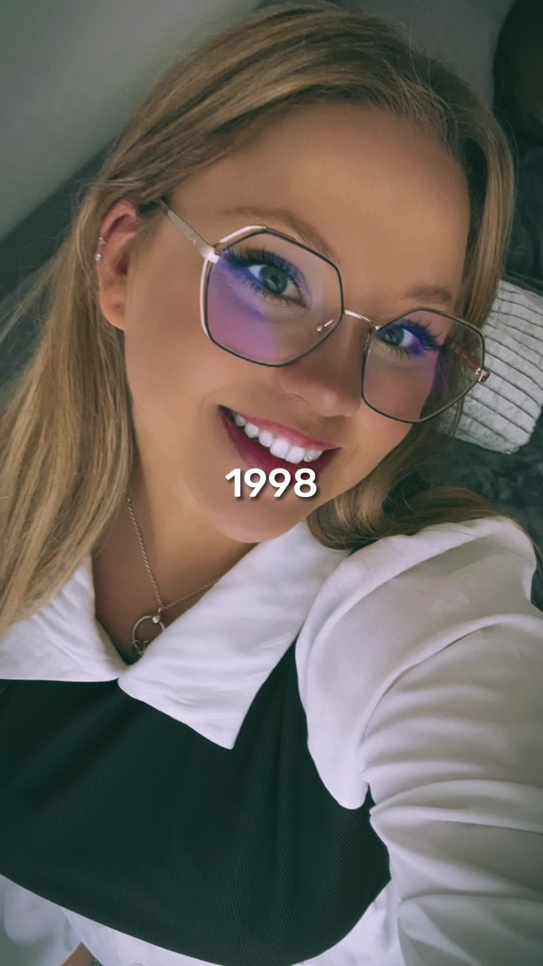 @Curvy_Laurine