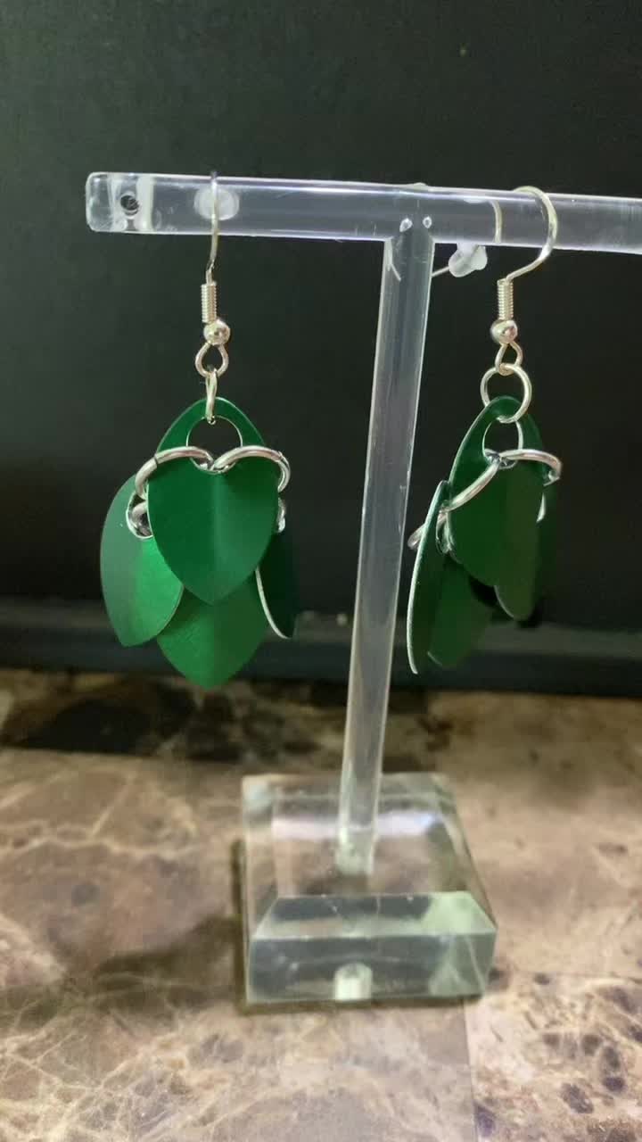 @moonlighttrinkets0