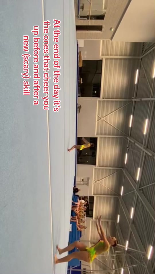 @acro🤸🏼&zwj;♀️
