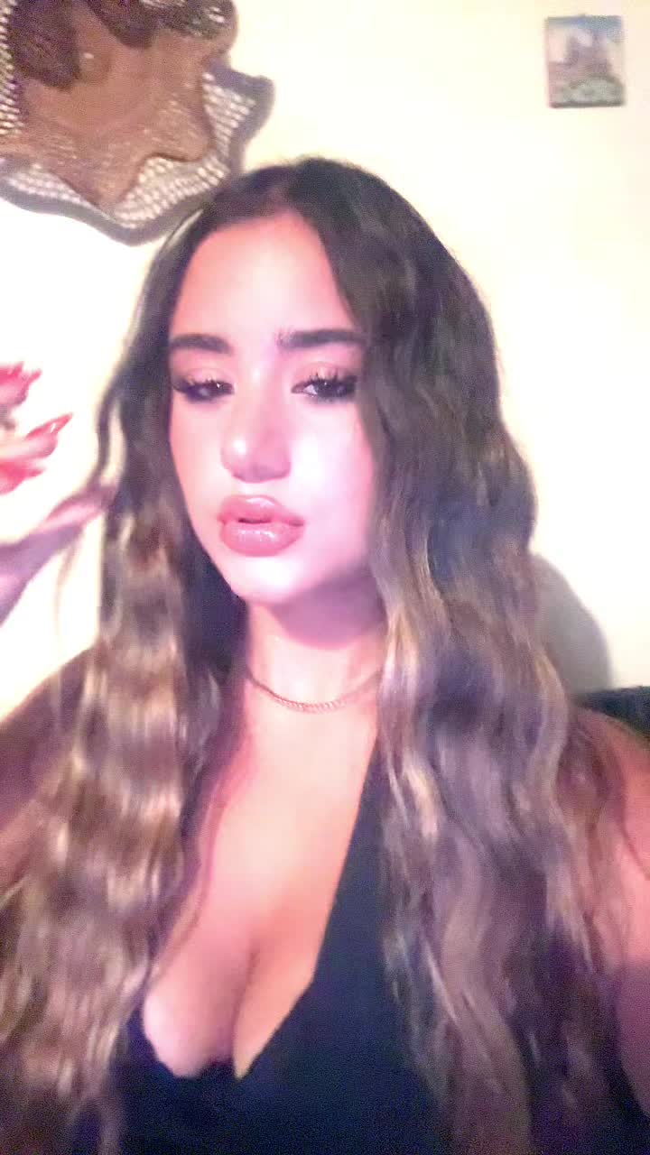 @Marika__