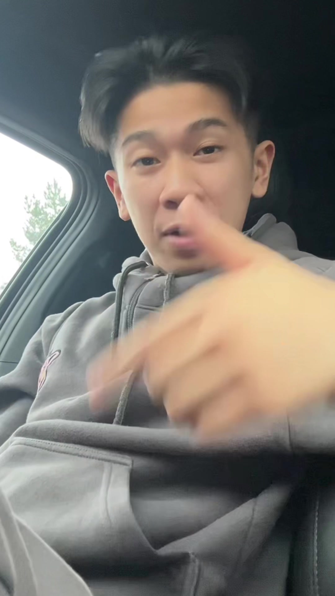 @Dat9ines