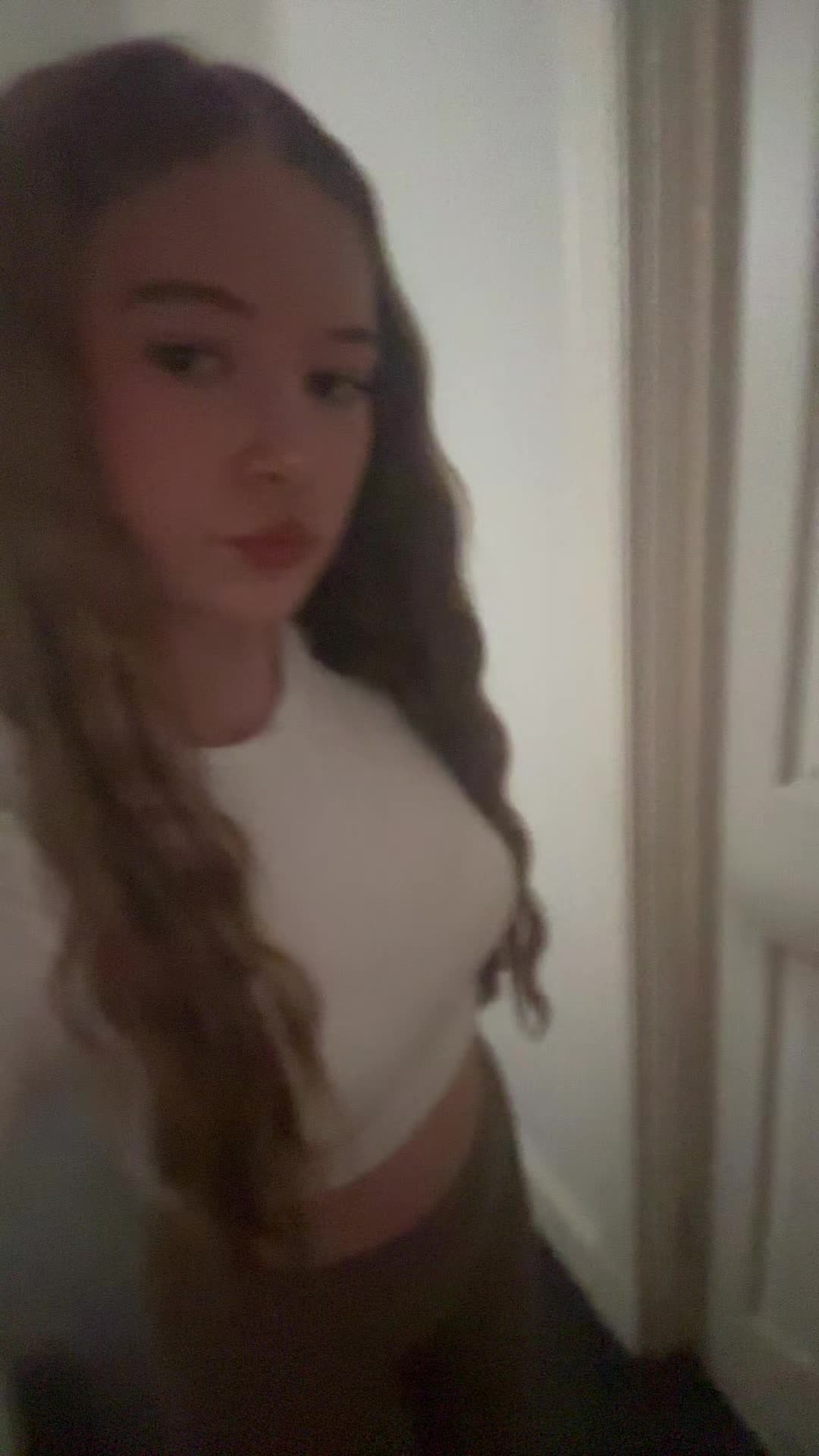 @𝐜𝐚𝐫𝐥𝐲𝐜𝐨𝐰𝐚𝐧🖤