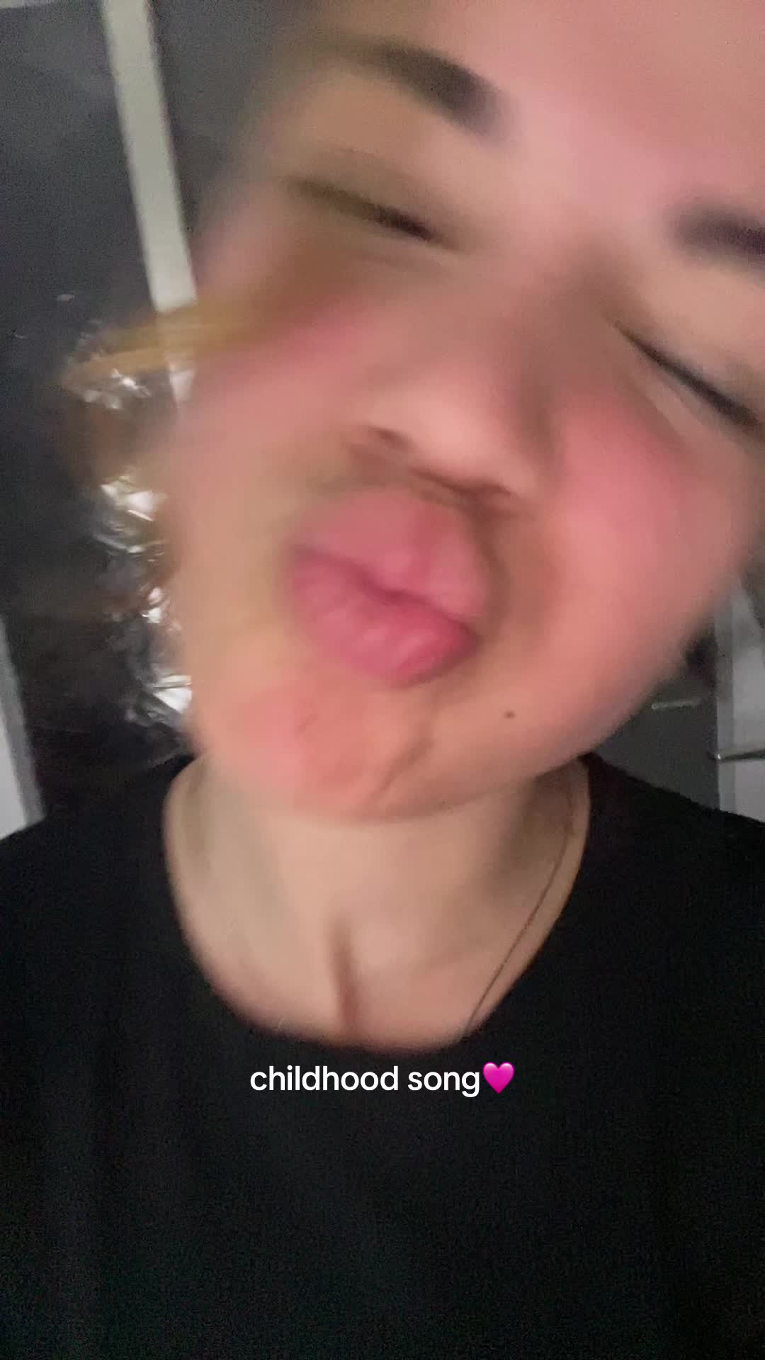 @𝓭𝓮𝓷𝓲💋