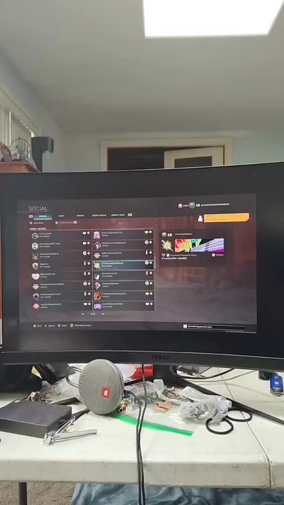 @Follow on Twitch @TaintBehavin
