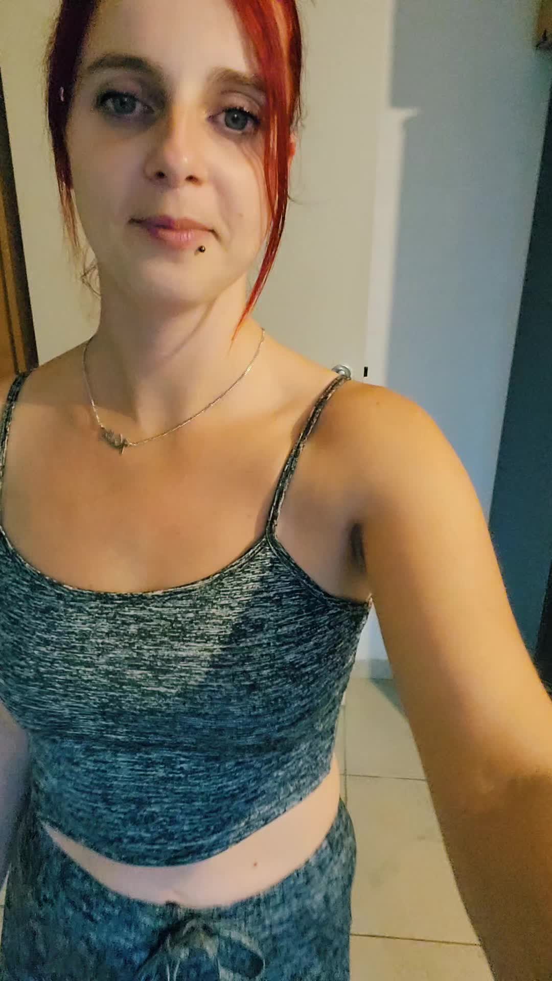 @Ladyk_in_red❤️
