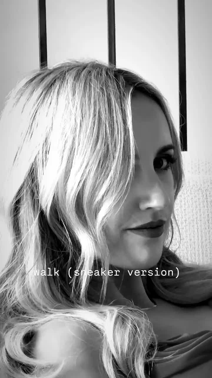 @EMMA JO 🎀 COUNTRY SINGER