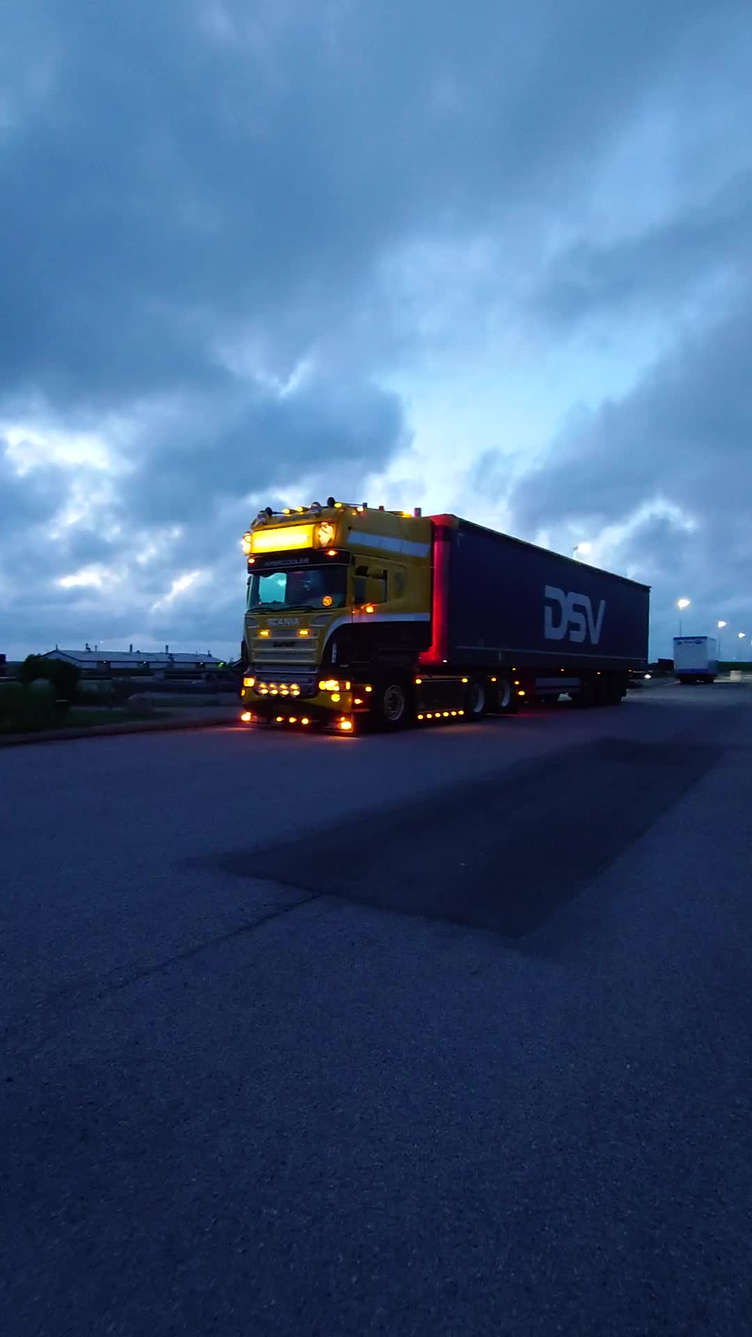 @JBL TRUCKSPOT