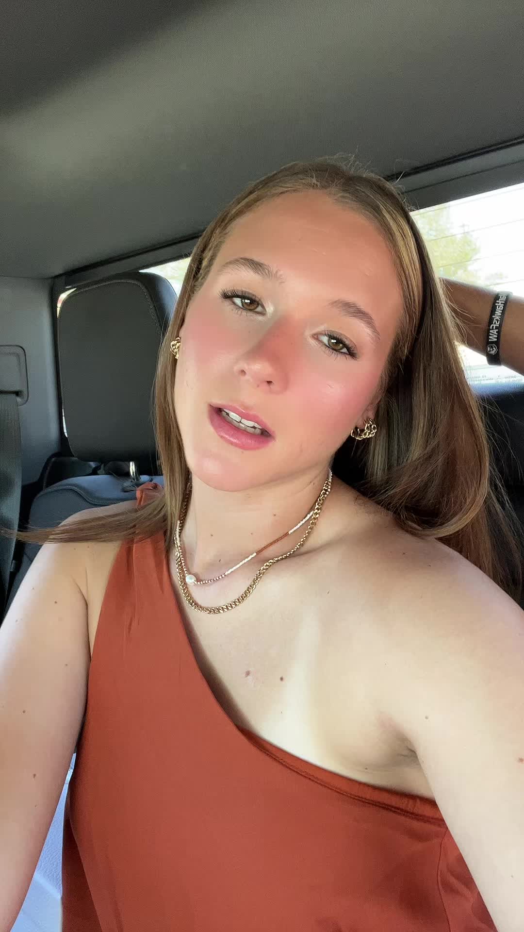 @leighannn