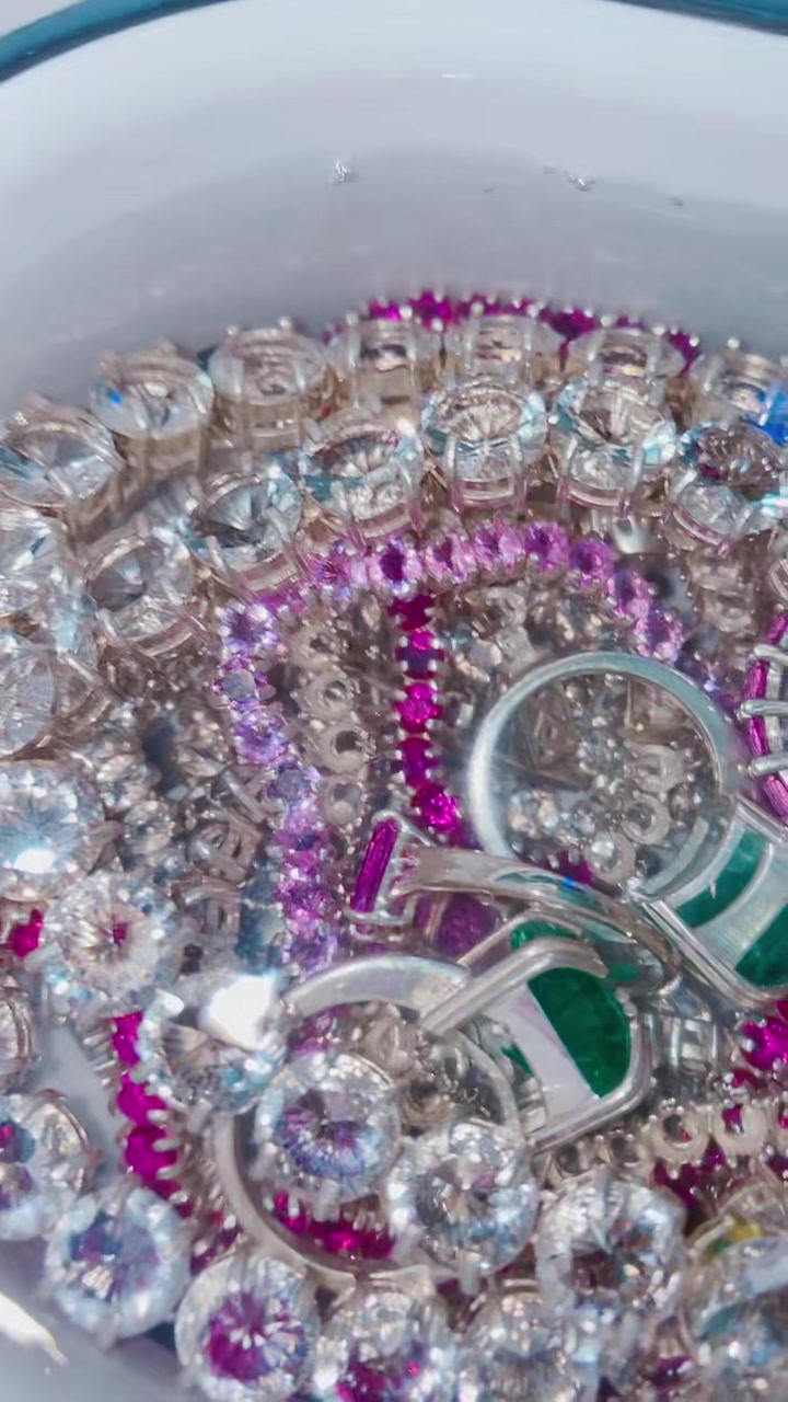 @GrayQJewelry