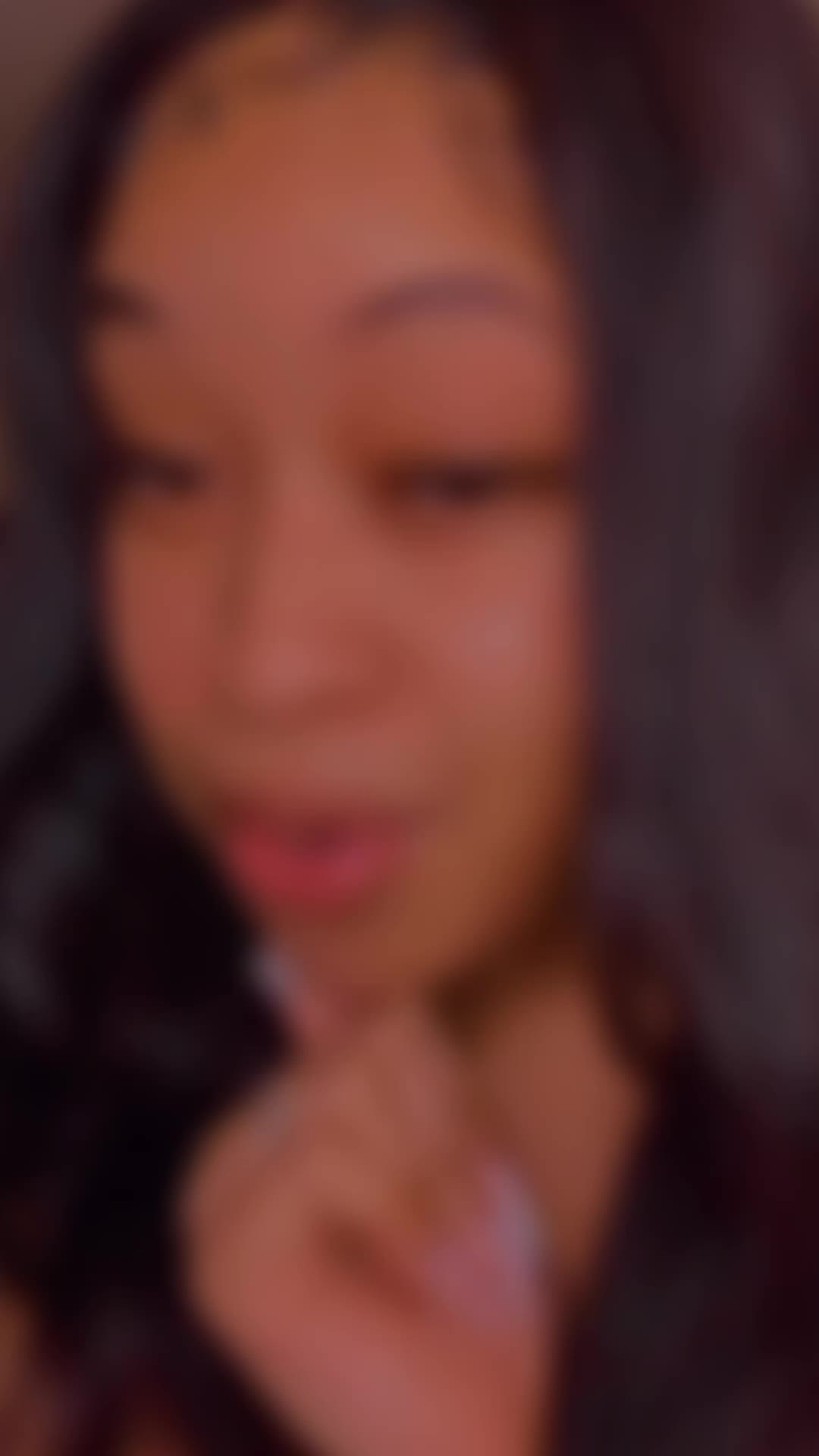 @itsangelaurelia