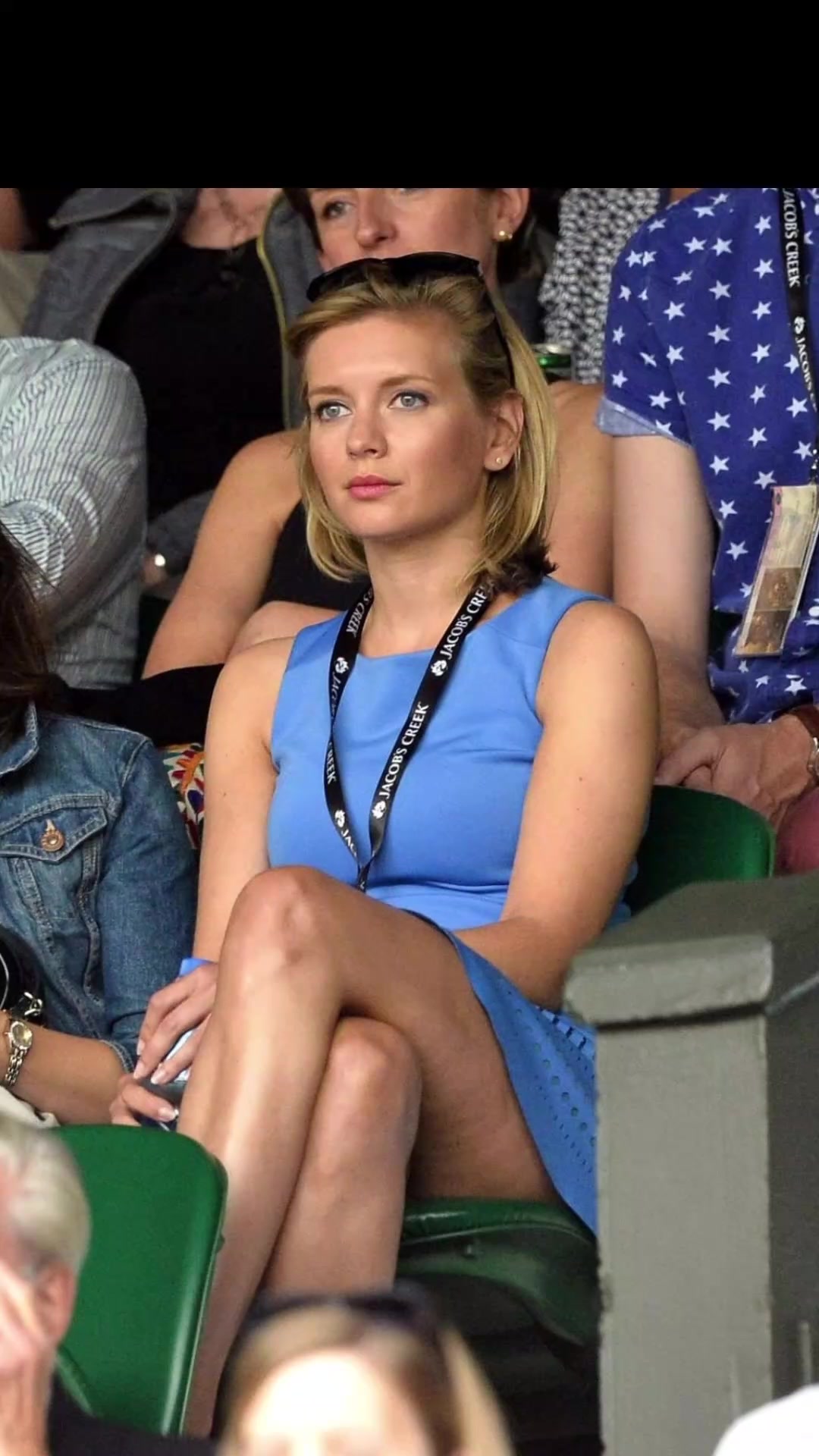 @SexyFemaleCelebs1