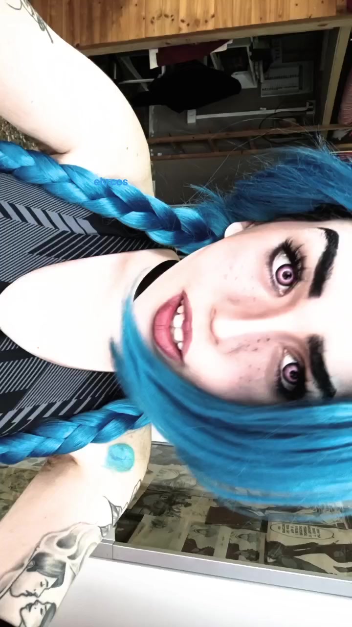 @elvira &bull; cosplayer