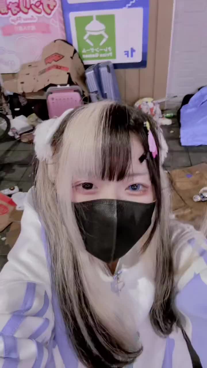 @AsianContent