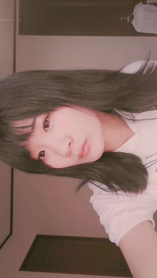 @泉 まゆな