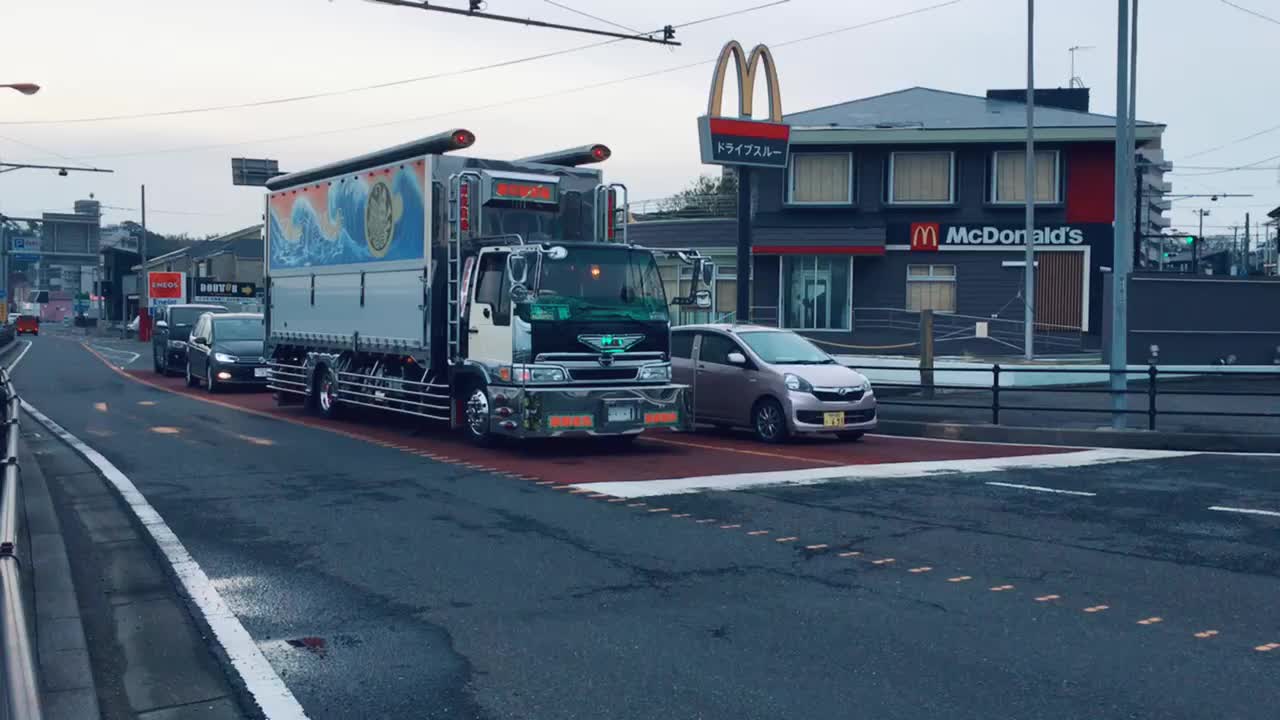 @デコトラ